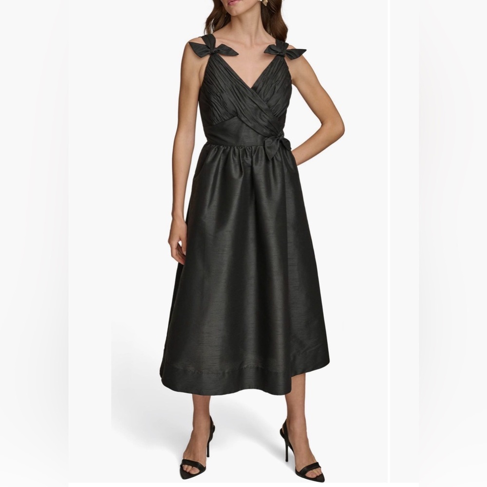 Donna Karan New York
Bow Fit & Flare Midi Cocktail Dress